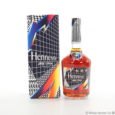 Hennessy V.S. Limited Edition by Felipe Pantone – Wooden Cork